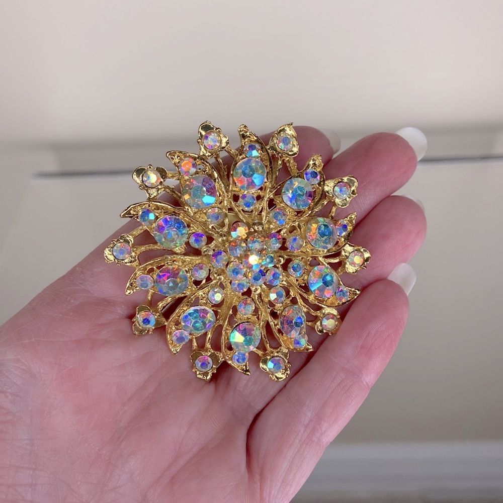 ✨Gorgeous brooch!✨ - Picture 3 of 7